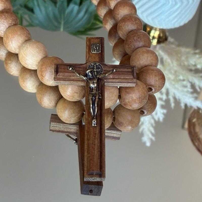 Crucifixo de Parede com Fita Dupla Face 9cm