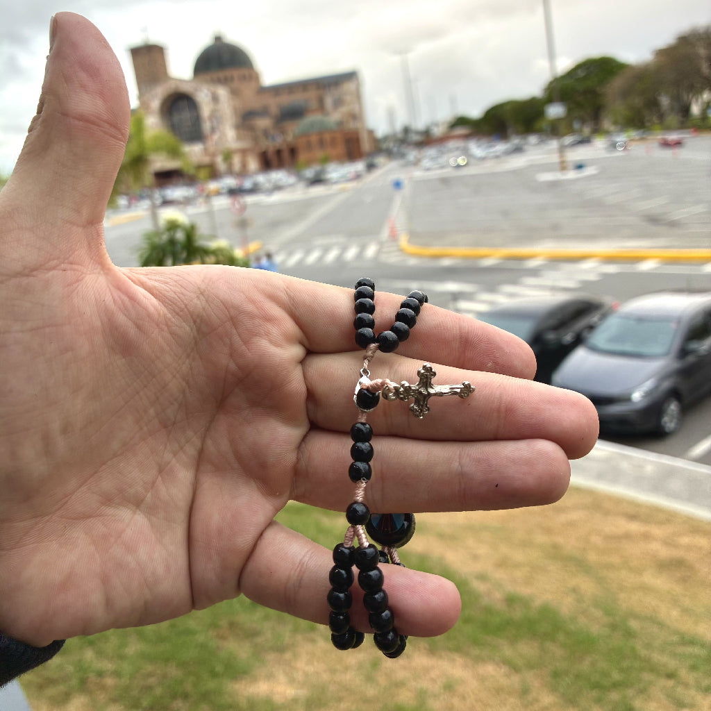 Terço Pulseira Madeira Nossa Senhora Aparecida Ajustável Reforçado