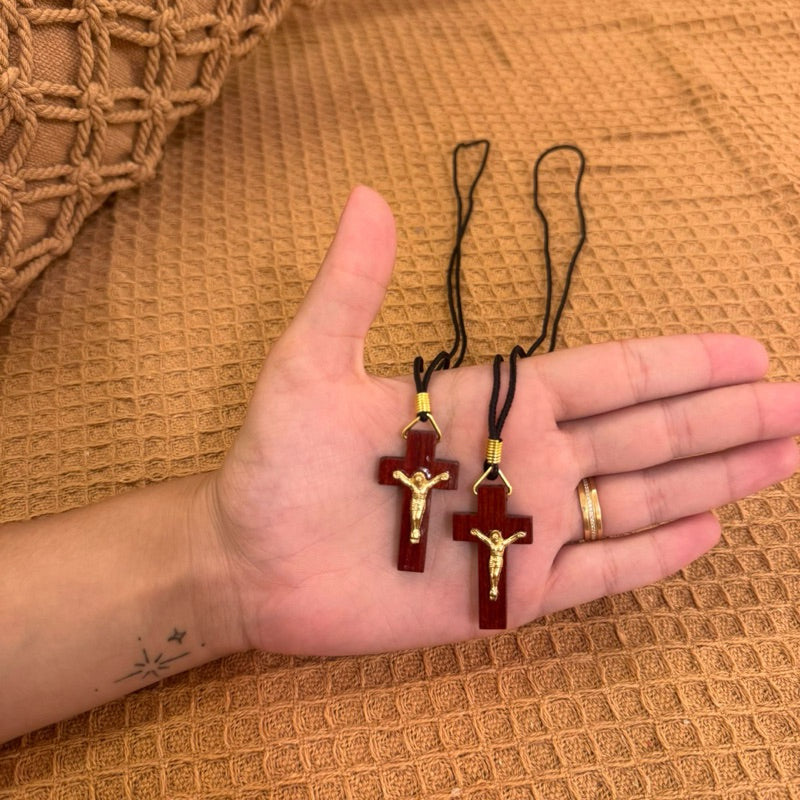 Colar Crucifixo Cordão Cruz Madeira Pau Brasil