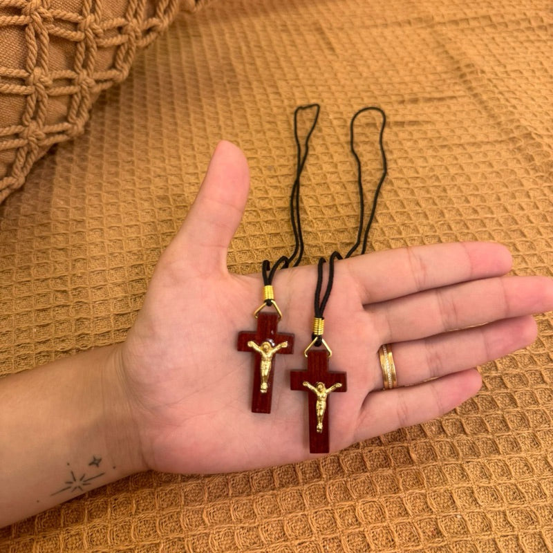 Colar Crucifixo Cordão Cruz Madeira Pau Brasil