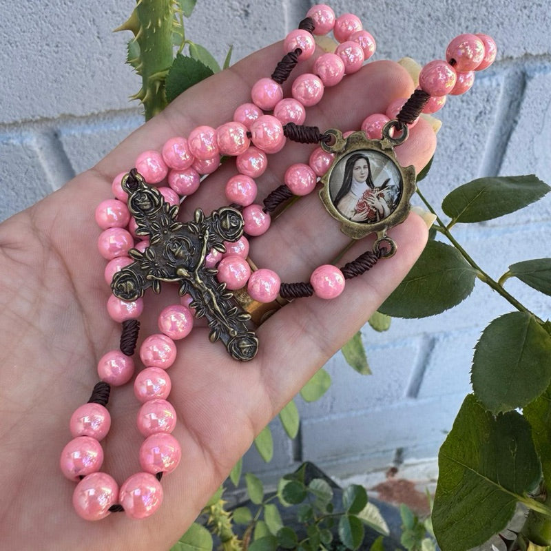 Terço Santa Terezinha Entremeio e Cruz em Bronze Terço Católico Alta Qualidade