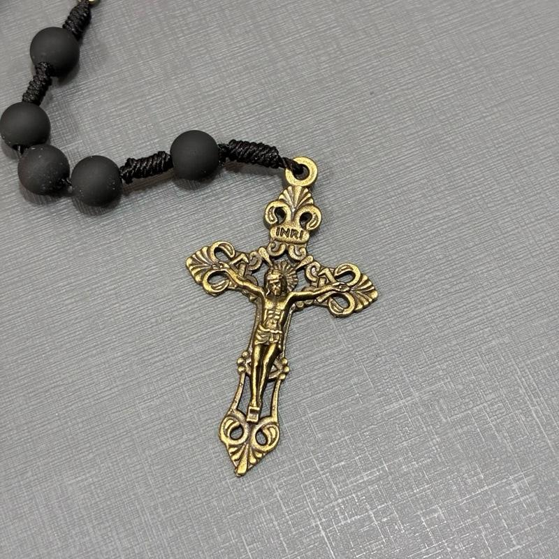 Terço São Bento Emborrachado Cruz Bronze