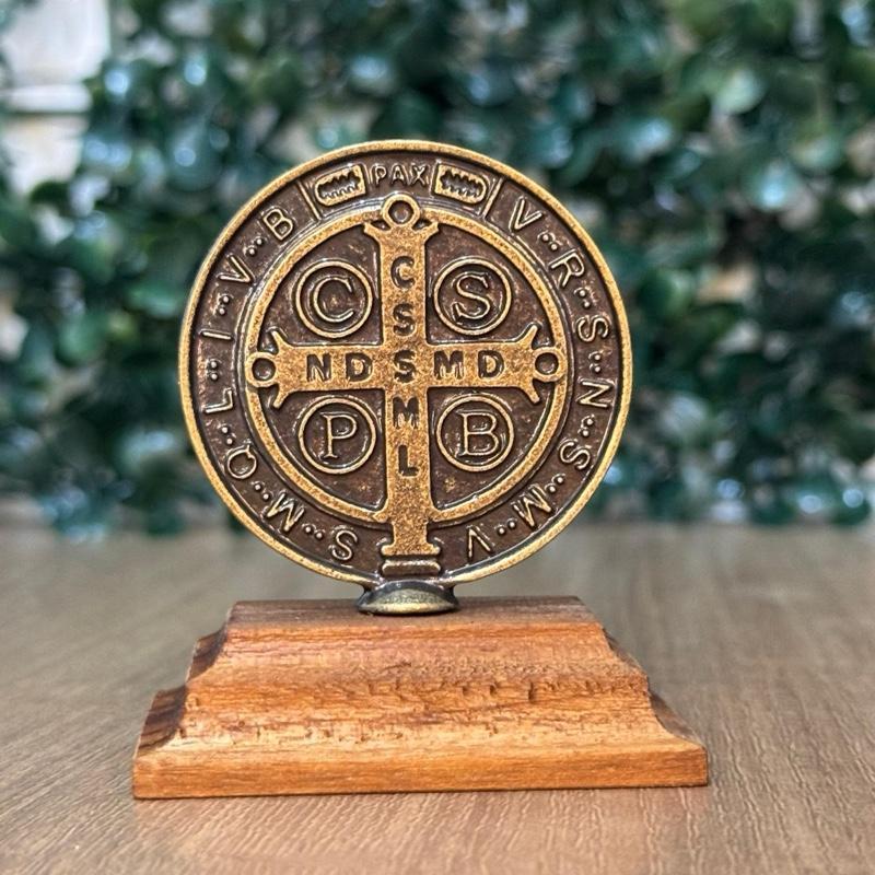 São Bento Mesa Madeira Pinus Bronze Enfeite 6cm